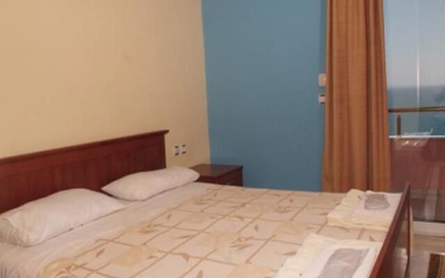 Helia Hotel