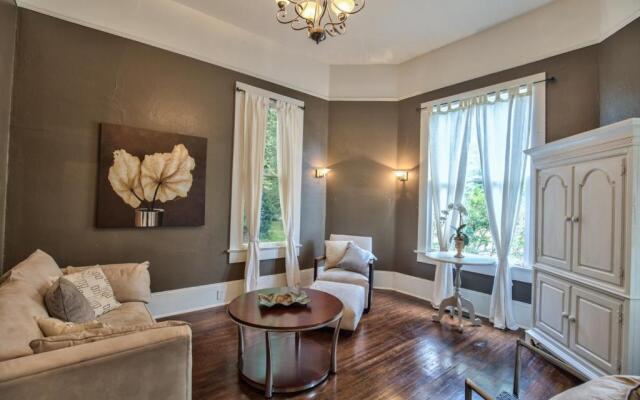 Classic/Modern Downtown Home