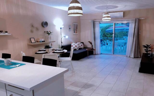 Seaside Maisonette 200M from sea