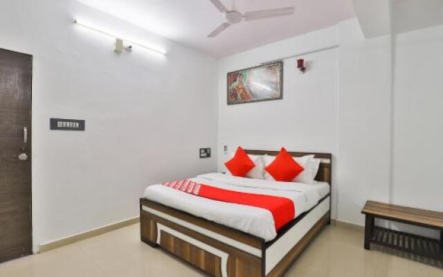 OYO 25054 Hotel Day Night Stay