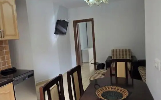 Tirent Apartment - Cozy Bedrooms Stay by Golem Beach.