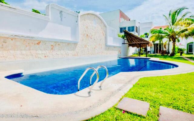 Gorgeous Villa with Pool E7 Playacar Phase 2