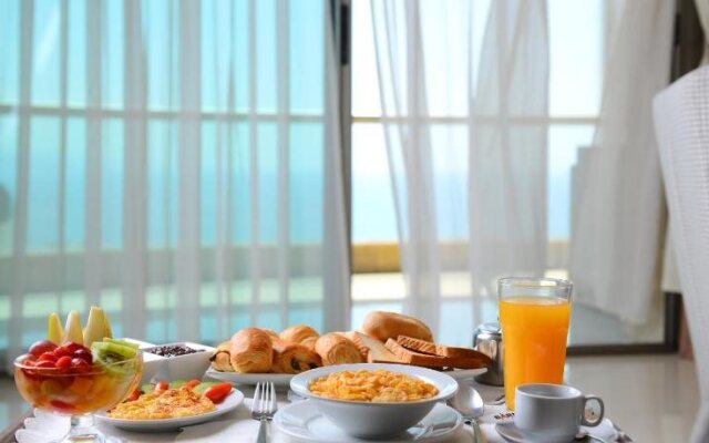 Dolphin Royal Suites
