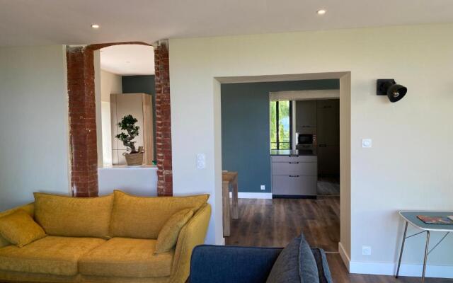 L Alouette by Icone Collection