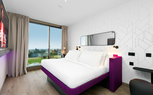 YOTEL Geneva Lake