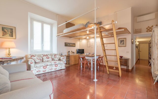 The Quietest Corner of Trastevere, AC & Elevator