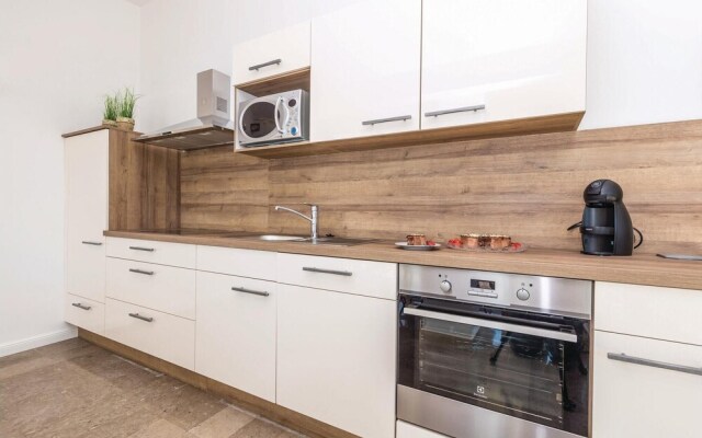 Amazing Home in Matulji With Wifi and 8 Bedrooms