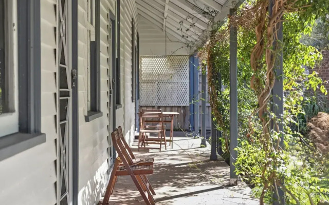 Ye Olde St Leonards Hotel Pet Friendly Sleeps 9