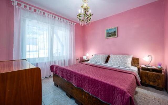 Apartment Crveni