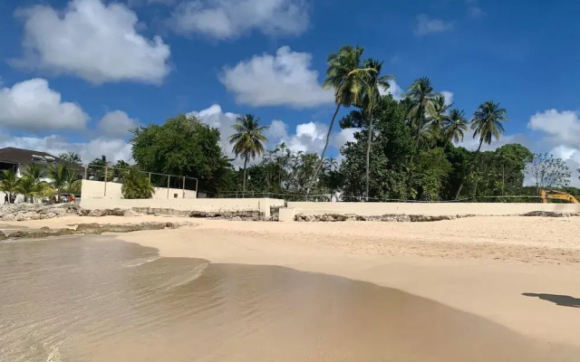 The Art Studio 12 Beachfront Apartment Barbados