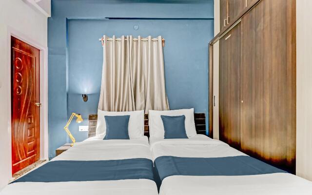 OYO Silverkey Executive Stays,24047 Airport