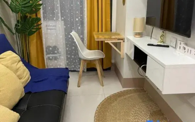 Staycation at Shore by Layandy