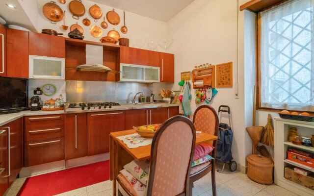 Beautiful Apartment in Roma With Wifi and 2 Bedrooms