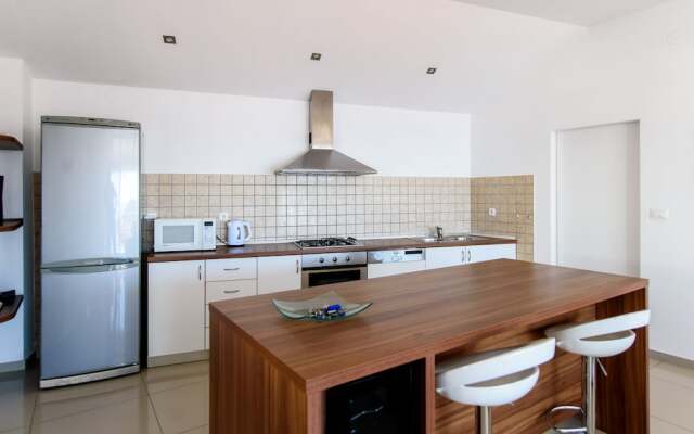 Zenith Apartment by DuHomes