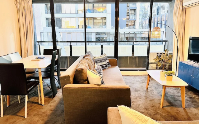 ReadySet Apartments on Kavanagh