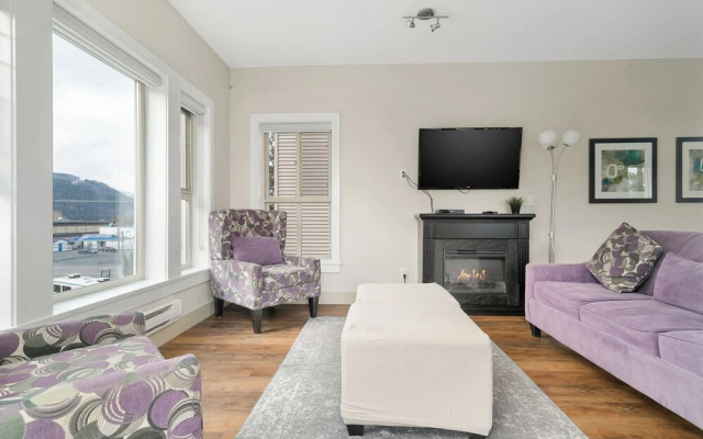 Embrace Serenity Luxe 2BR Suite