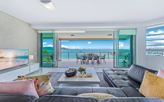 Peninsula Airlie Beach