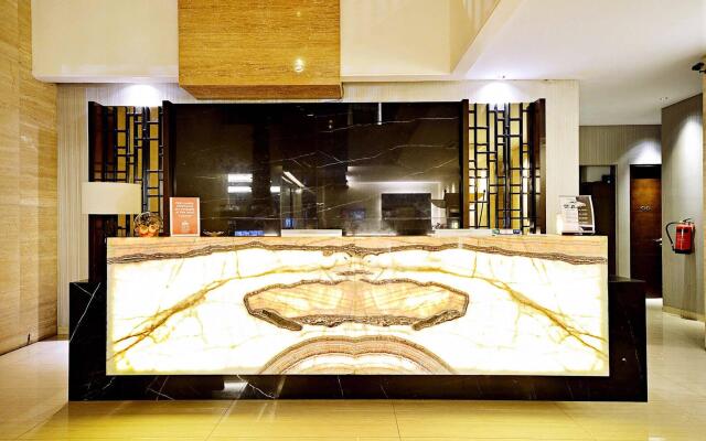 ZEN Rooms Kuningan Tiong
