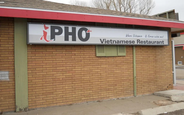 Econo Lodge Inn & Suites