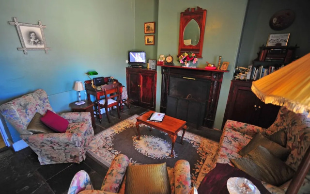 Emma Tiver Heritage Cottage