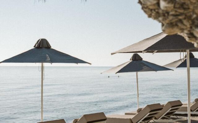 Akrotiri Olympus Luxury Suites