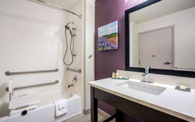 La Quinta Inn & Suites by Wyndham Houston Cypress