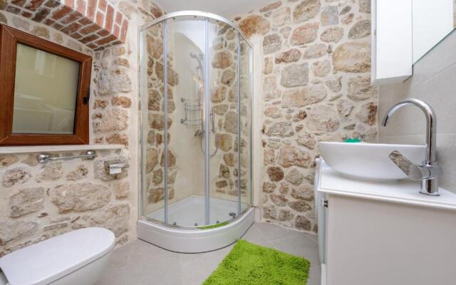 Villa Stone-Exceptional private Estate