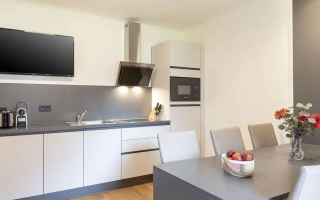 Modern Apartment With Balcony