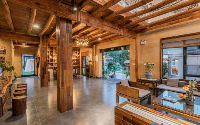 Yunshang Grassland Fengsheng three time hot spring holiday villa