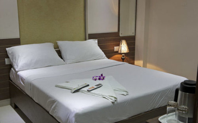 My Place Kondapur HICC by FabHotel