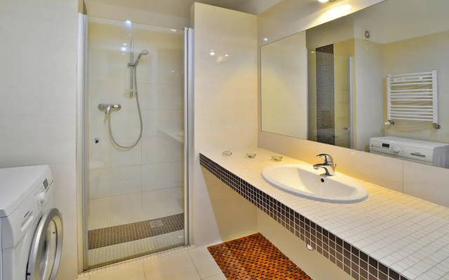 Comfortable Apartment, Ground Floor, Balcony