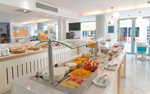 Alia Beach Hotel