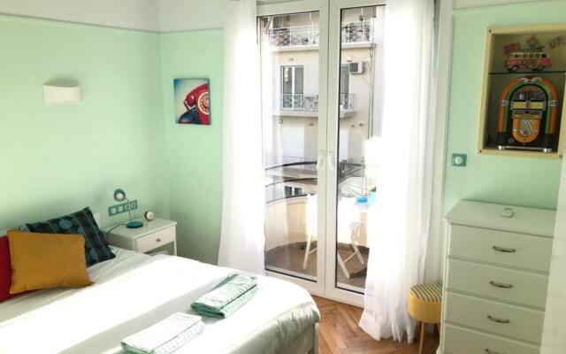 Spacious & Sunny Kolonaki Apt 5 mins metro/ACx3/1.5 BT