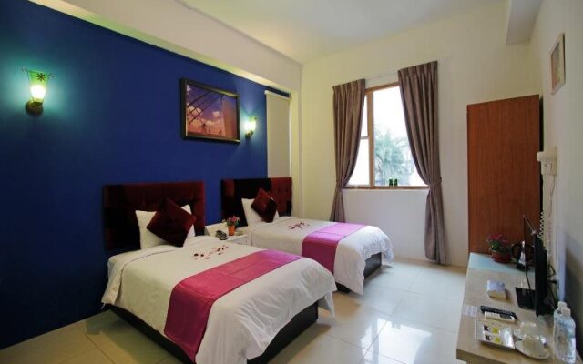 Rainbowtown Hotel