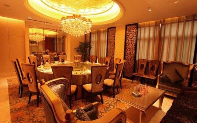 Holiday Hotel