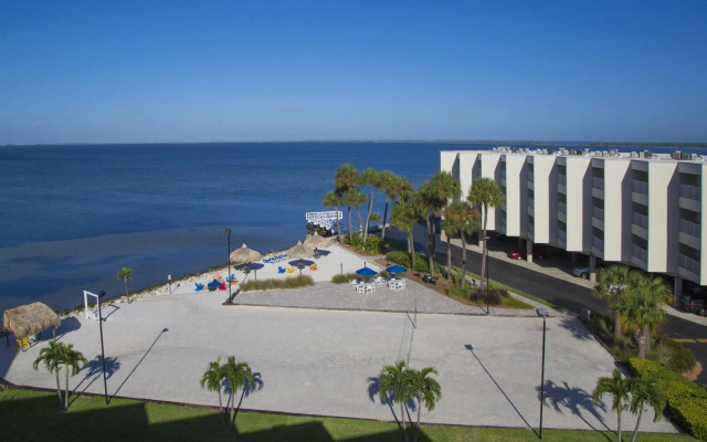 Sailport Waterfront Suites
