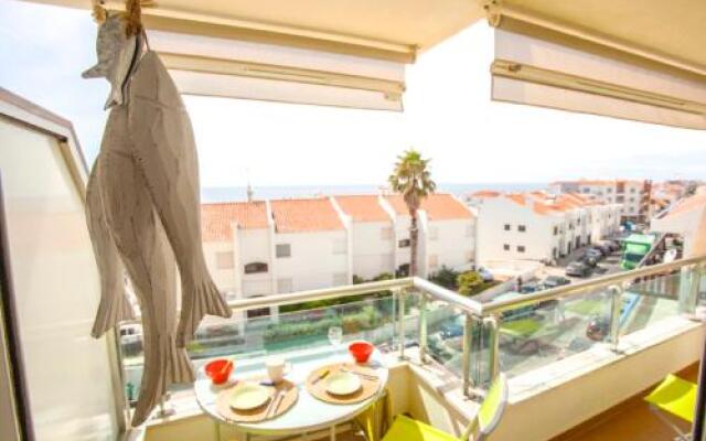 LovelyStay - Ericeira Beach Apartment with Sea View