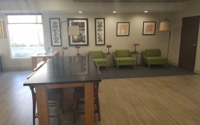 Holiday Inn Express Fullerton - Anaheim by IHG