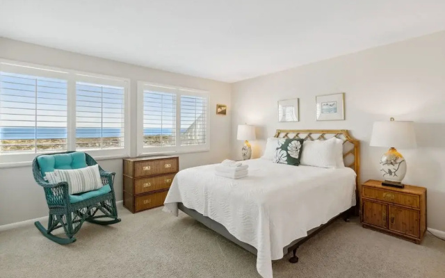 Steps to The Beach - 3BR Ocean View