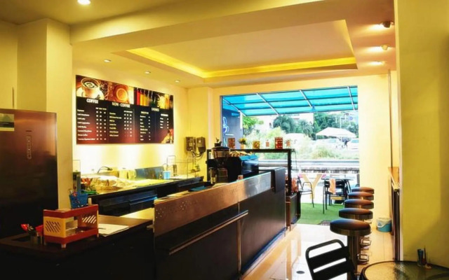 Hotel The Journey Patong New