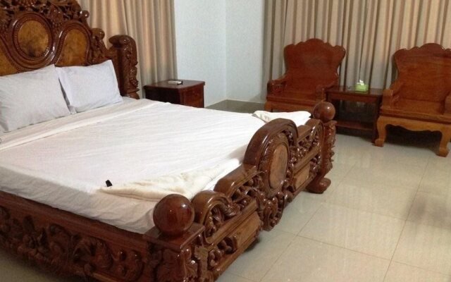Ratanak Phnom Svay Hotel