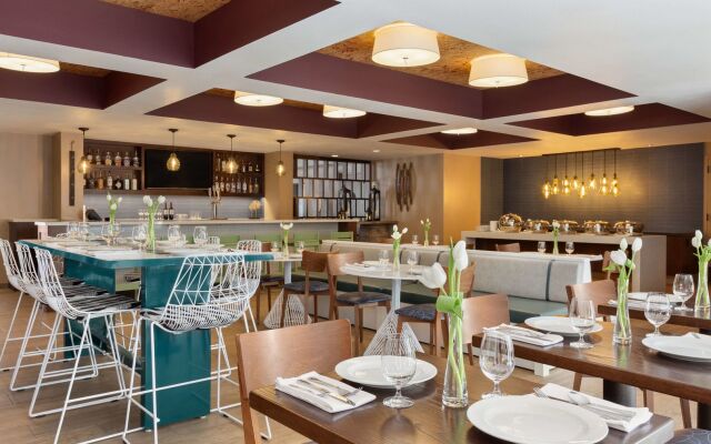 Doubletree by Hilton Campbell - Pruneyard Plaza