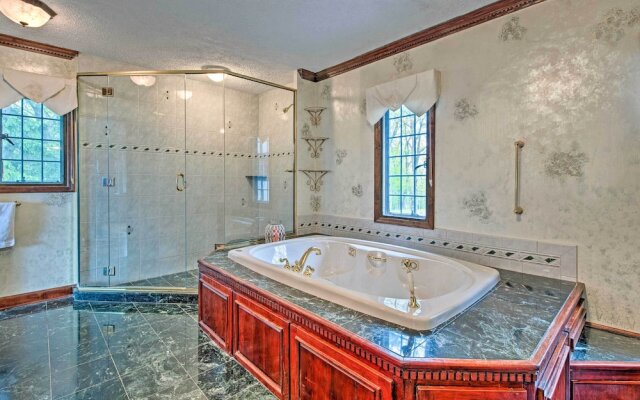 Hot Tub & Mtn Views: Expansive Hazleton Retreat
