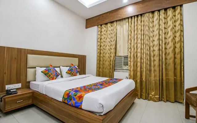 Fabhotel Silver Inn I