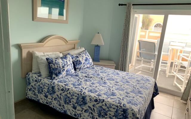 Royal Mansions Resort