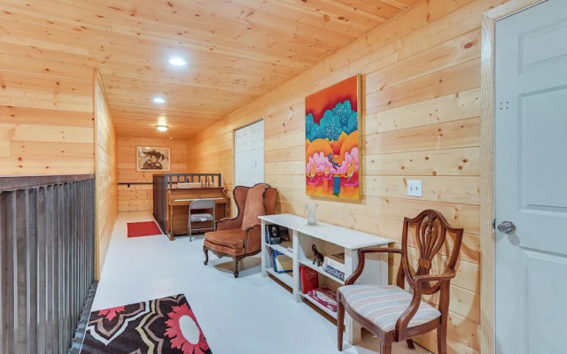 Spacious Soldotna Home w/ Mackey Lake Views!