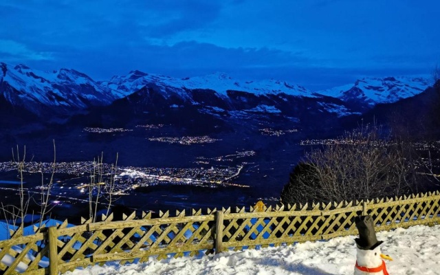 Best Value, View and Location - 4 Bedrooms, 2 Bathrooms, Big Corner GARDEN with WIDE VIEW on the Mountains and the Amazing Rhone Valley! – Outside – Veysonnaz