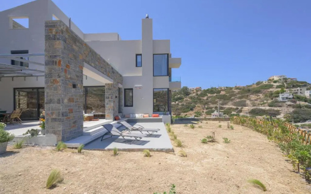 TheaSea Luxury Residence, Adults 13+