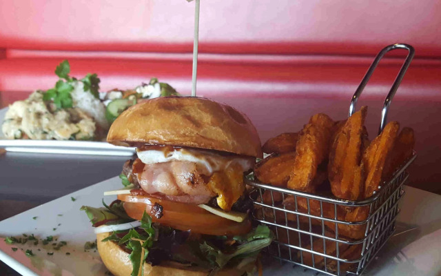 Madden's Commercial Hotel