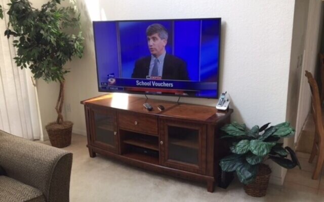 Exotic Nest 5 Bedroom Home by Redawning